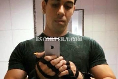 acompanhantes - Homens - Barcellos - Acompanhante de mulheres que realmente querem ter bastante prazer com um rapaz brasileiro naturalizado portugues!