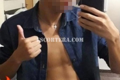 acompanhantes - Homens - Leovst - Leo 18 anos sou ativo e passivo Faço massagem relaxantes prostática adoro beijinhos muito leitinho tenho apartamento privado 